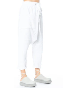 PLUSLAVIE PLÜ, Freizeithose COM PANT In Weiß -Kleider Geschaft 1019 white close up 3