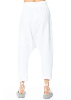 PLUSLAVIE PLÜ, Freizeithose COM PANT In Weiß -Kleider Geschaft 1019 white close up 4