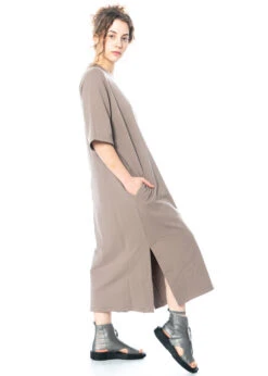 HINDAHL & SKUDELNY, Langes Kleid Mit Seitlichen Schlitzen 123K02 -Kleider Geschaft 123k02 taupe 4
