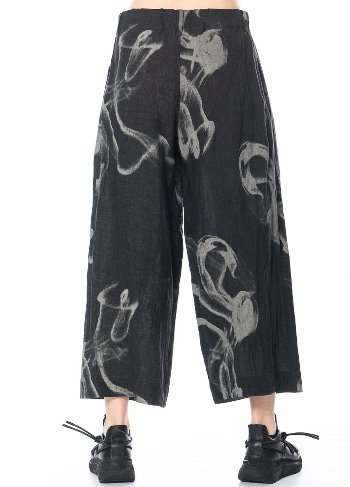 Yukai, Leichte Sommerhose Mit Print 9 Yukai, Leichte Sommerhose Mit Print – Bild 7