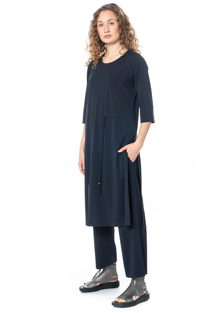 Yukai, Kleid Mit Raffung Und Seitenschlitz 3 Yukai, Kleid Mit Raffung Und Seitenschlitz