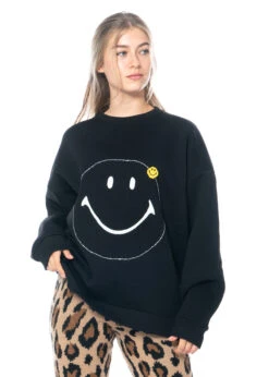JOSHUAS, Schwarzes Sweatshirt Mit Rundhalsausschnitt Und Smiley-Motiv -Kleider Geschaft hoodie 1053 black gr. m 0 71 m. hose 20003 4