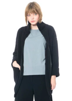 Annette Görtz, Weite Strickjacke Lilit Mit Hochabschließenden Kragen -Kleider Geschaft lilit close up