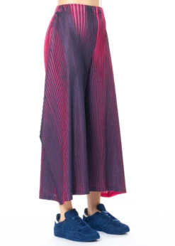 PLEATS PLEASE ISSEY MIYAKE, Hose ALT BLINKS Mit Kontrastierender Farbe In Neon Pink