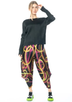 PLEATS PLEASE ISSEY MIYAKE, Bedruckte Hose JUMP & TURN